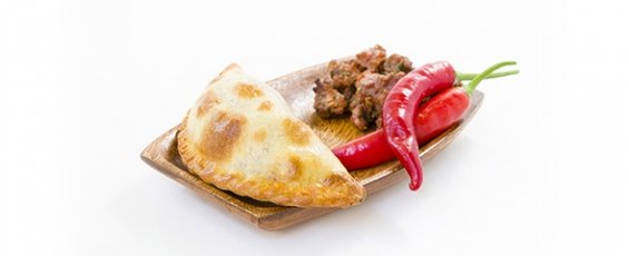 Empanada argentina de carne picante